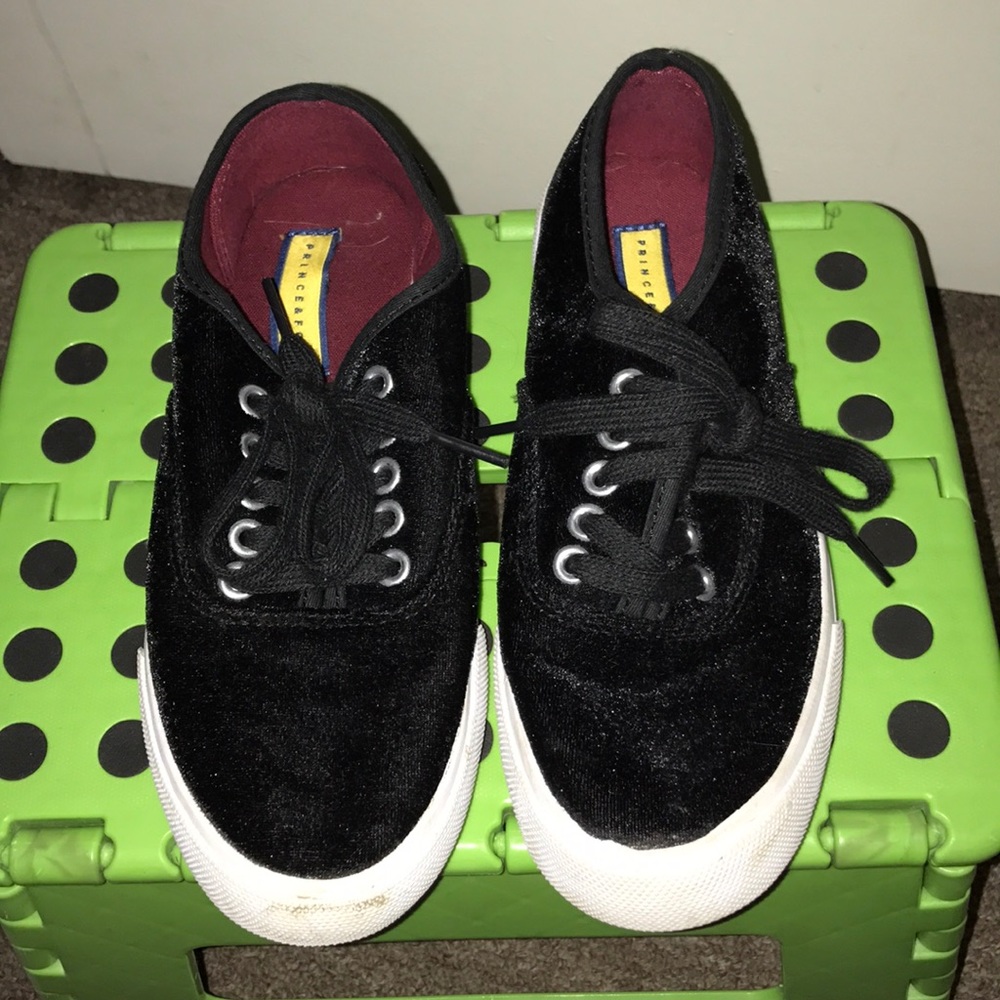 Black velvet sneakers